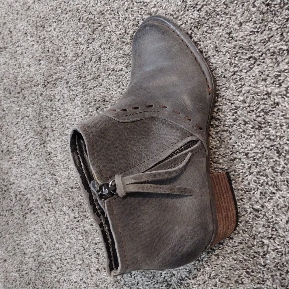 Giani Bernini Alvin Distressed Gray Leather Ankle Boots Size 5.5